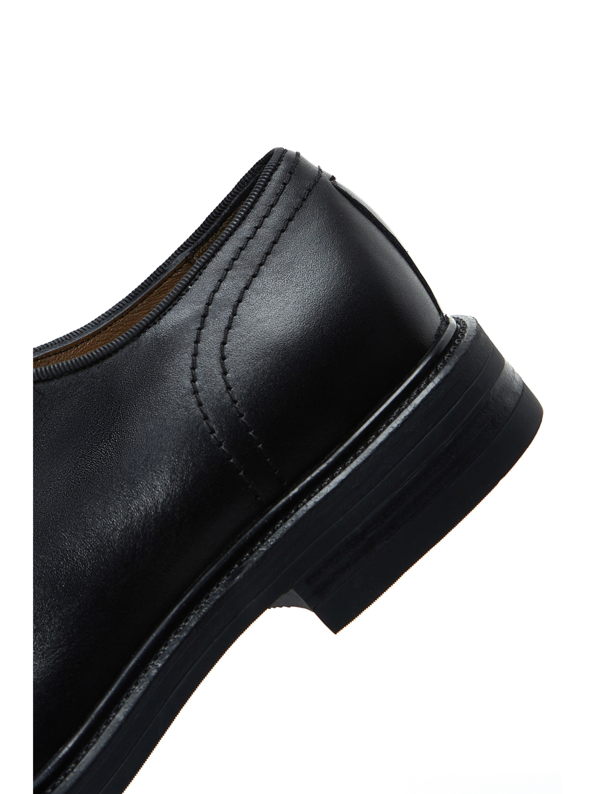 Scarpa stringata di Derimod in nero