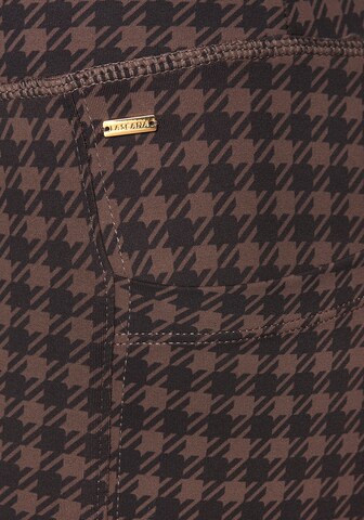 LASCANA Skinny Sporthose in Braun