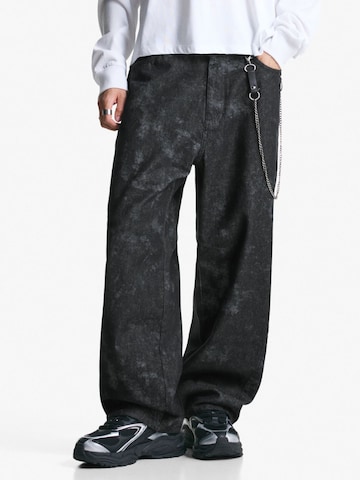 Bershka Baggy Nadrág - fekete: elől