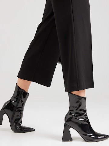 Wide Leg Pantalon à plis 'SARA' VERO MODA en noir