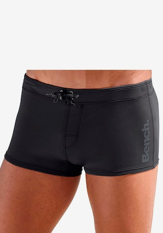 Pantaloncini sportivi da bagno di BENCH in nero: frontale