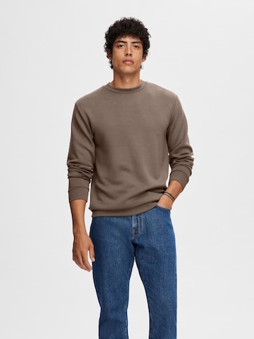 SELECTED HOMME Sweatshirt in Brown: front