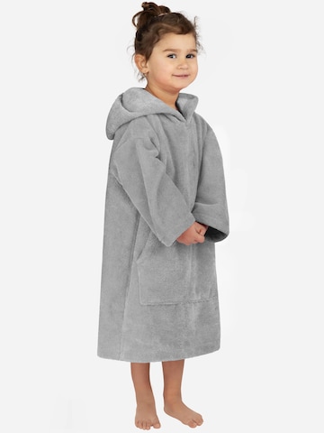 normani Bathrobe 'Pichilemu' in Grey