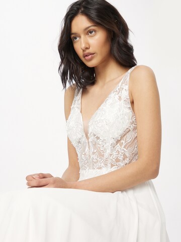 Unique Вечерна рокля в бяло
