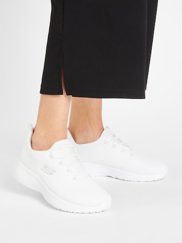 Baskets basses 'Dynamight' SKECHERS en blanc : devant