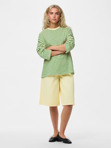 T-shirt 'PCSadie' PIECES en jaune