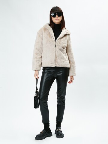 Giacca di mezza stagione di Influencer in beige