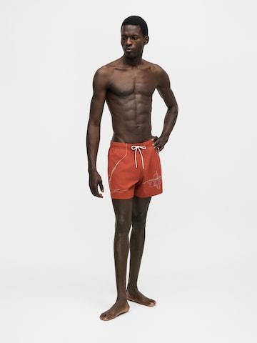 Abercrombie & Fitch Kratke kopalne hlače | rdeča barva