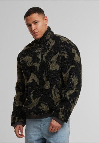 Urban Classics Sweater in Green: front