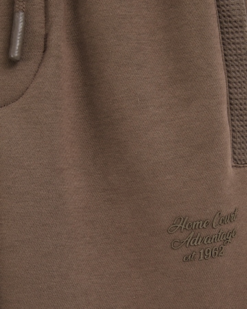 Effilé Pantalon WE Fashion en marron