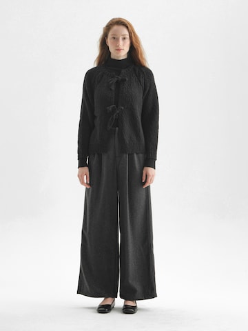 TorWeit Knit Cardigan in Black