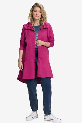 Veste de survêtement Ulla Popken en rose : devant