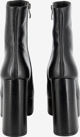 FELIPA Ankle Boots in Black