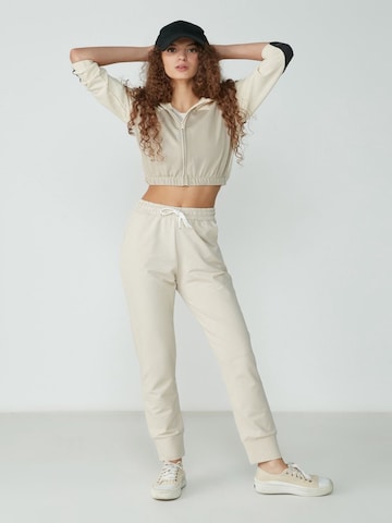 C&City Tapered Trousers in Beige