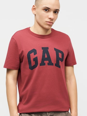 Tricou 'EVERYDAY' de la GAP pe roșu