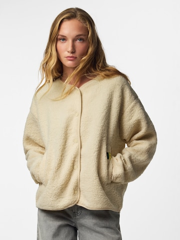 Veste mi-saison 'PCKATTY' PIECES en beige : devant