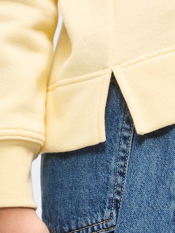 GAP Sweatshirt in Yellow