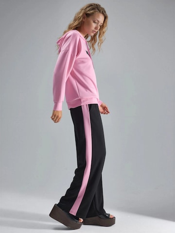 Hiccup Sweat suit in Pink