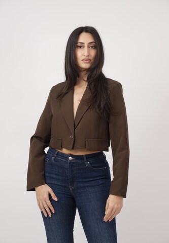Elara Blazer in Brown