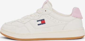 Tommy Jeans Matalavartiset tennarit 'Archive Court' värissä valkoinen: etupuoli