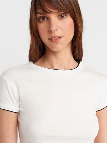 T-shirt 'T-Shirts' Dilvin en blanc