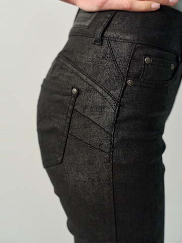 Skinny Jeans di KOROSHI in nero
