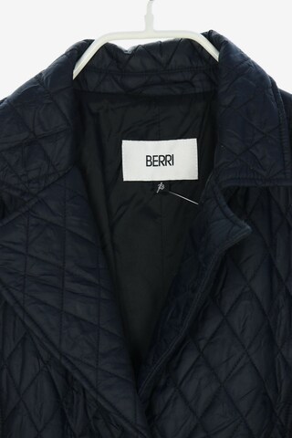 berri Jacket & Coat in M in Black