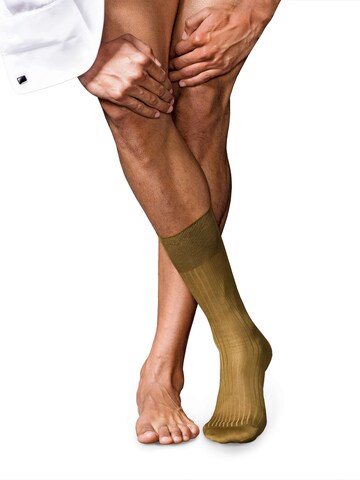 FALKE Socks 'No. 10 Pure Fil d´Écosse' in Green: front
