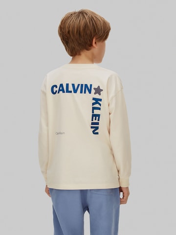 Calvin Klein JeansMajica - siva boja: prednji dio