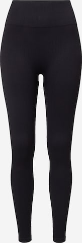 Röhnisch Workout Pants in Black: front