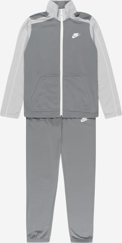 Nike Sportswear Облекло за трениране в сиво: отпред
