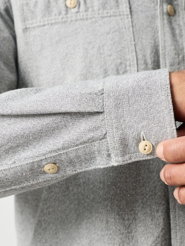 Next - Ajuste regular Camisa en gris
