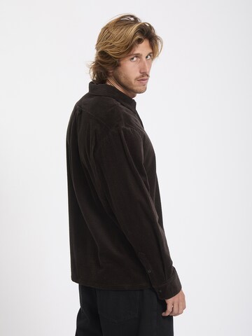 Volcom Comfort Fit Hemd 'Fostered II' in Braun