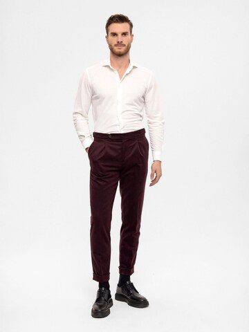 Regular Pantalon Antioch en rouge