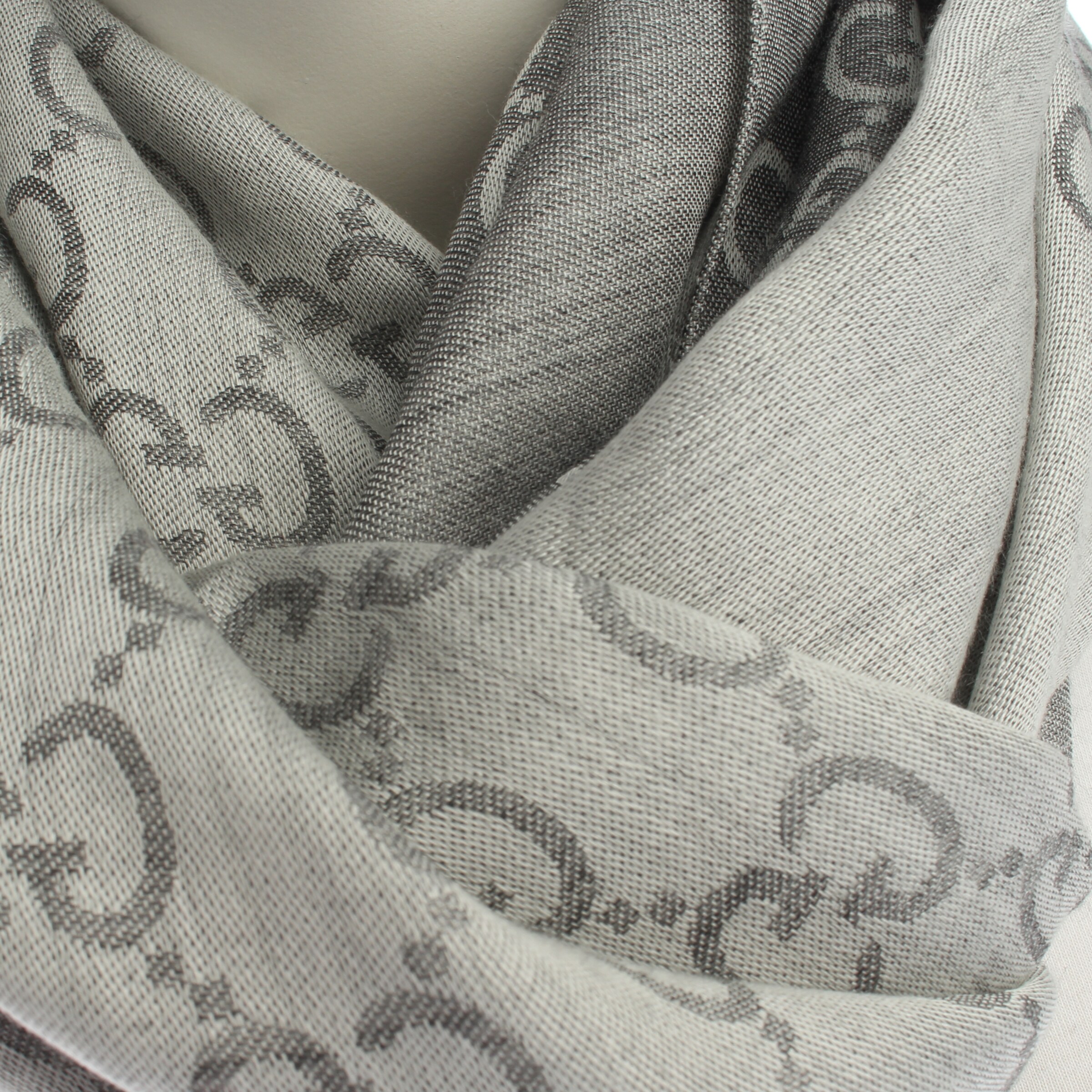 Gucci Scarf & Wrap in One size in Grey