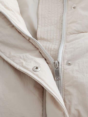 Next Ανοιξιάτικο και φθινοπωρινό παλτό σε λευκό