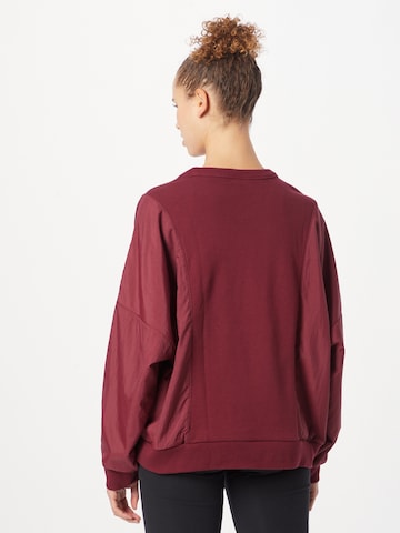 ADIDAS ORIGINALS Sweatshirt 'Premium Essentials Nylon Hybrid' in Rood