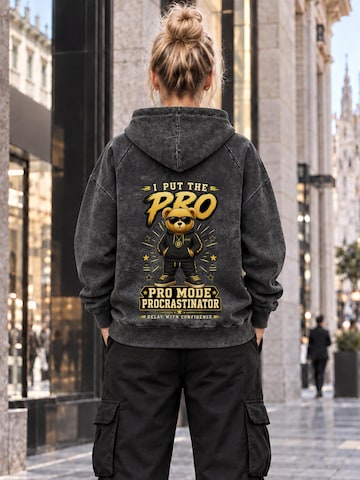 LUNØIR StudioSweater majica 'Pro Mode Procrastinator' - crna boja