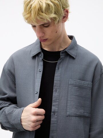 Pull&Bear Regular fit Button Up Shirt in Blue