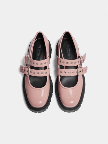 Papuci de casă de la Pull&Bear pe roz