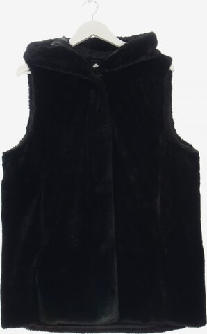 Amber & June Vest in XXL in Black: front