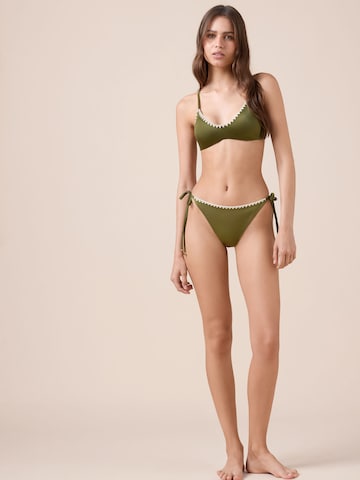 CALZEDONIA Bralette Bikini Top in Green: front