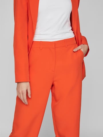 Regular Pantalon 'Kamma' VILA en rouge