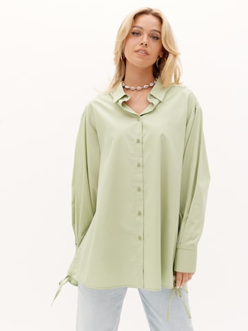 millane Blouse 'Emma' in Green: front