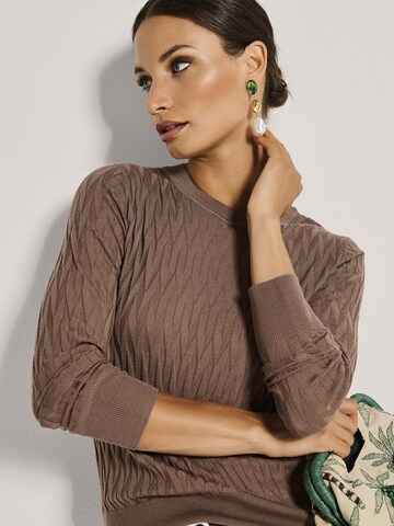 MADELEINE Trui in Bruin