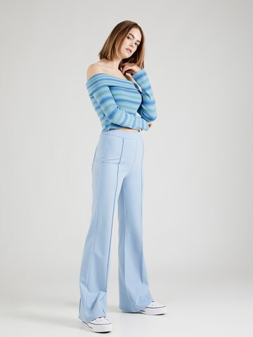 florence by mills exclusive for ABOUT YOU Na zvonec Hlače 'Spruce' | modra barva