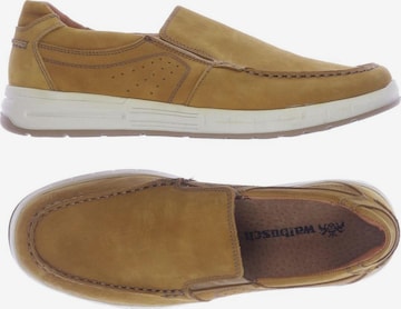 Walbusch Flats & Loafers in 43 in Brown: front