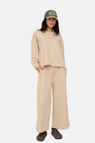 Turtledove London Wide Leg Hose in Beige