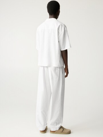 Pull&Bear Comfort fit Button Up Shirt in White
