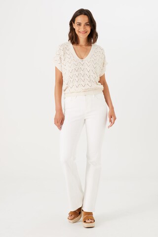 GARCIA Flared Jeans in Weiß